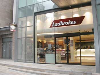 История компании «Ladbrokes», сильные и слабые стороны